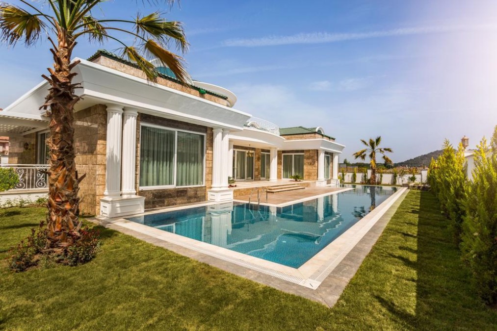 Kemer’de Eşsiz Mimariye Sahip Ultra Lüks Özel Villa